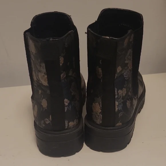 Soda Black Floral Ankle Boots - Picture 3 of 9